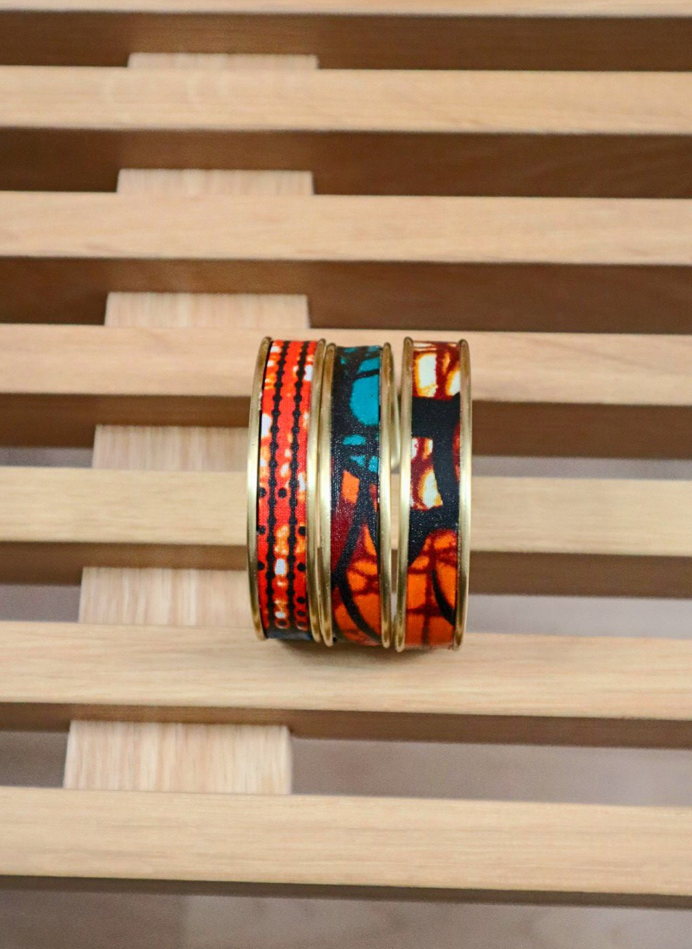 Bracelets Kumba manchettes réglables en laiton et tissu wax