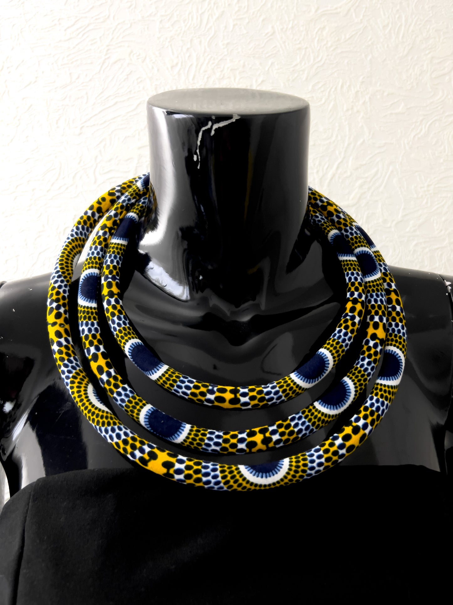Collier Lokumu à trois rangées en tissu wax imprimé africain